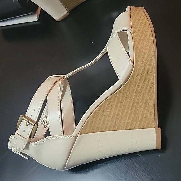 ELLE ELBRIE IVORY WEDGE - Picture 13 of 16